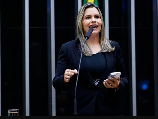 Clarissa Tércio — foto oficial